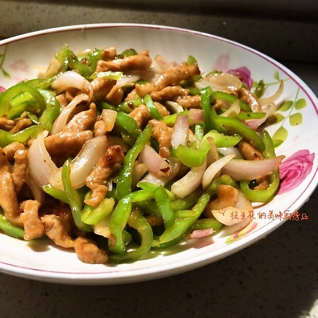 尖椒洋葱炒肉丝的做法