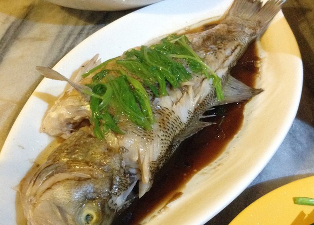 蒸鲈鱼的做法
