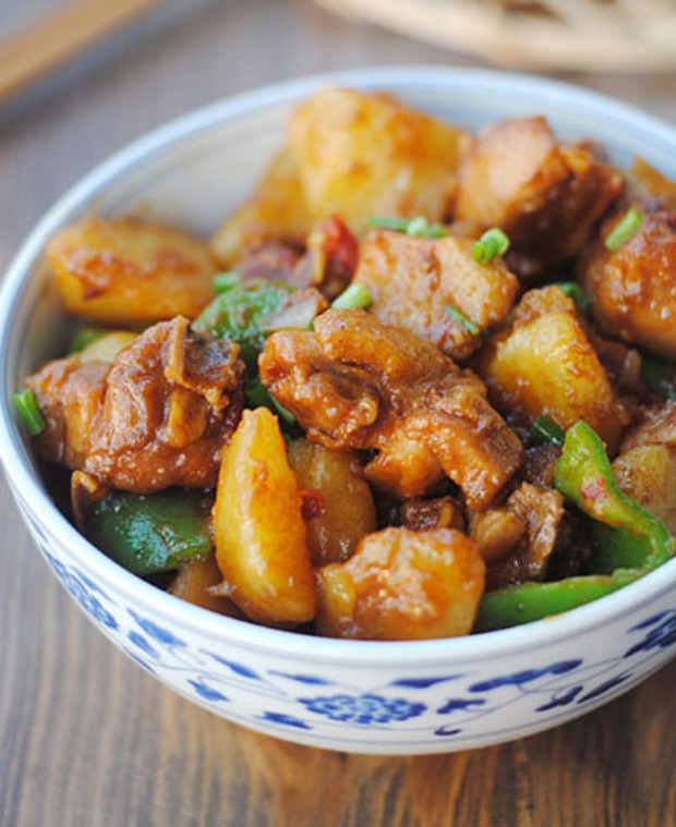 土豆烧鸡(非常下饭哦~)的做法