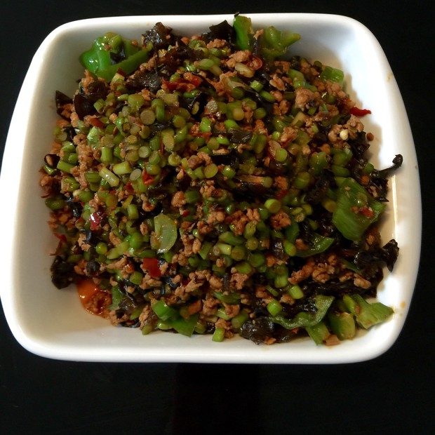 下饭菜~蒜苔肉末的做法