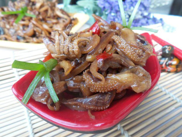 【小家常大美味】炒墨鱼干(目鱼干)的做法