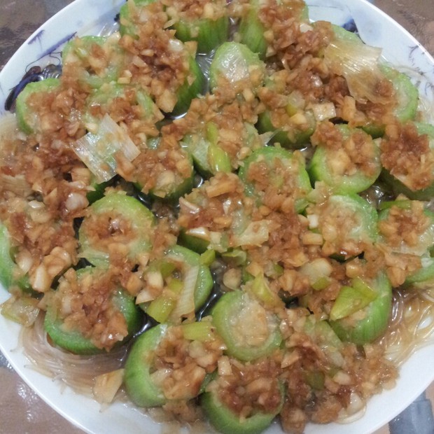 蒜蓉粉丝蒸丝瓜的做法
