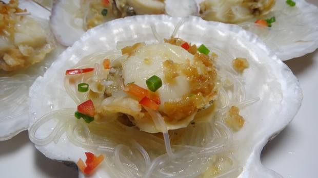 蒜蓉粉丝蒸扇贝的做法