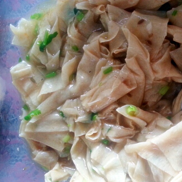 本溪经典打卤豆腐皮的做法