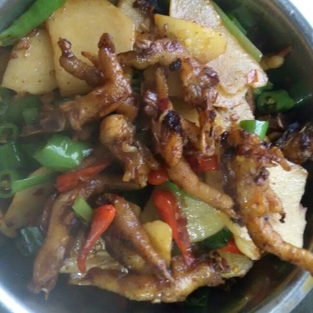 自制干锅鸡爪的做法