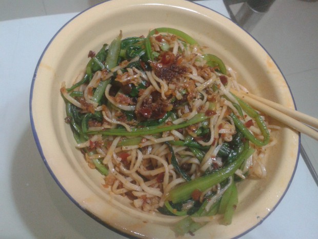 麻辣火锅味炒面的做法