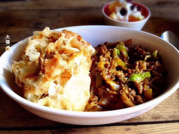 咖喱羊肉烙饼餐的做法