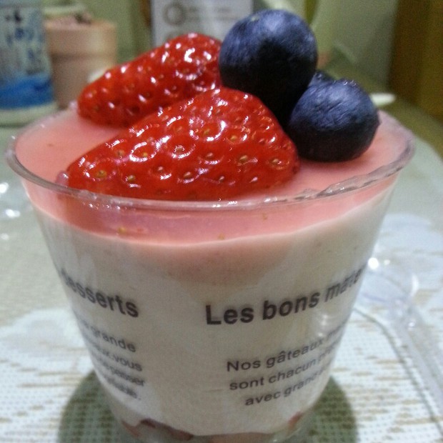 酸酸甜甜草莓慕斯杯的做法
