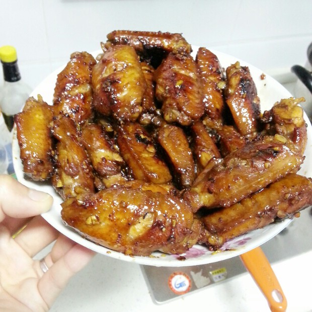 蒜香鸡翅的做法