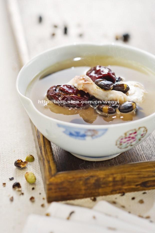 红枣黑豆鲤鱼汤——文怡家常菜的做法