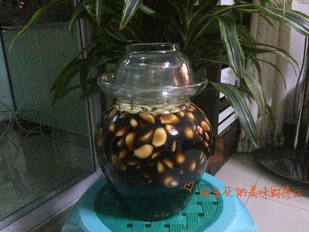 腊八蒜(陈醋腌蒜)的做法