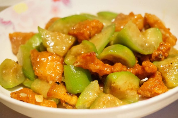 丝瓜小酥肉的做法