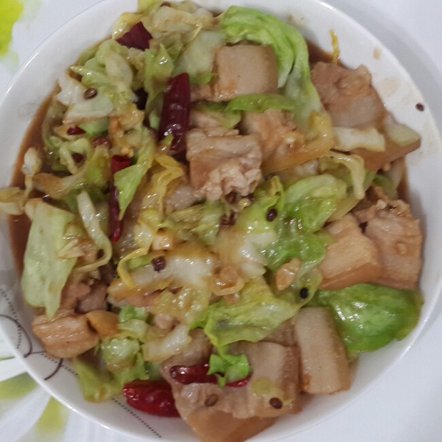包菜回锅肉的做法