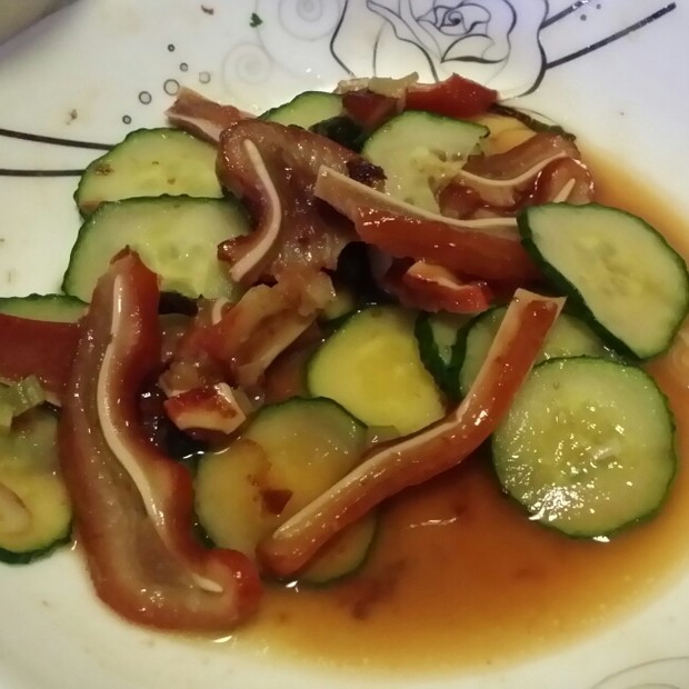 猪耳朵炒黄瓜的做法