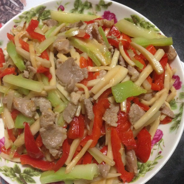大杂烩炒肉(小清新版)的做法