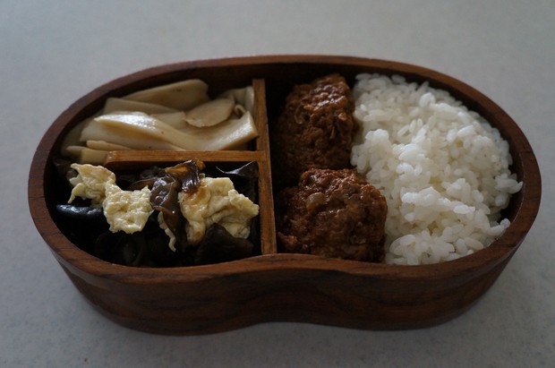 肉堡排便当的做法