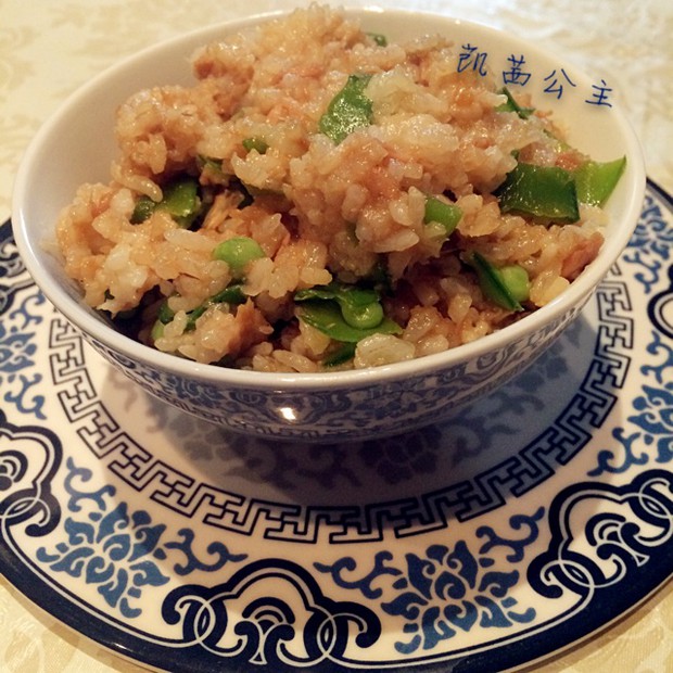 鲍汁金枪鱼荷兰豆炒饭的做法