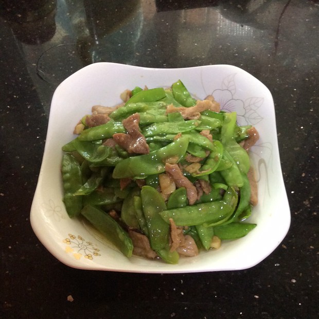 荷兰豆炒肉的做法