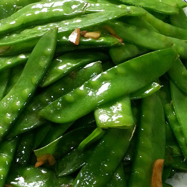 清炒荷兰豆的做法