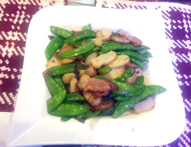 腊肉荸荠荷兰豆的做法