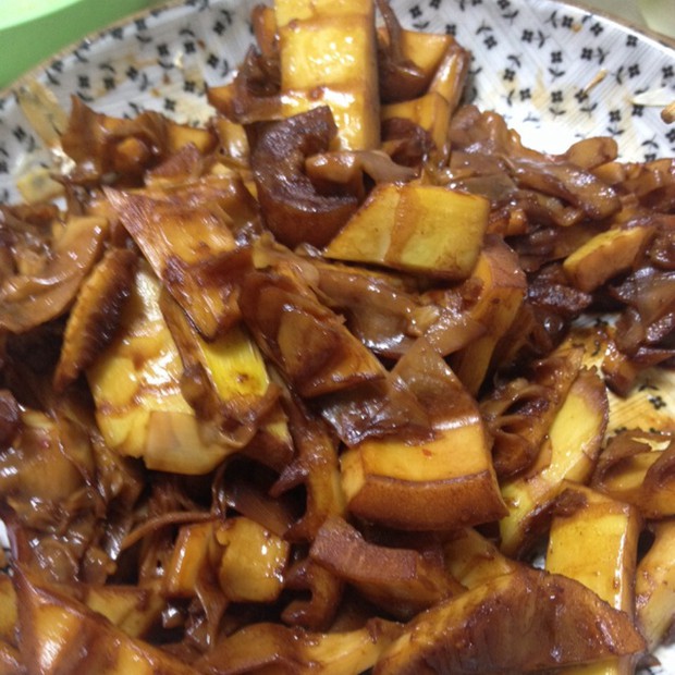 【豆浆麻麻】油焖笋的做法