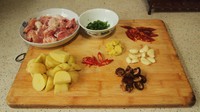 辣味土豆烧鸡的做法步骤2