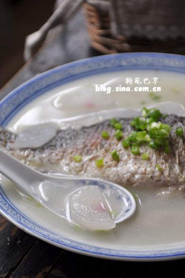 鲫鱼萝卜汤的做法