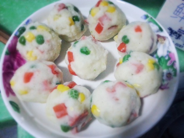 五彩土豆泥的做法
