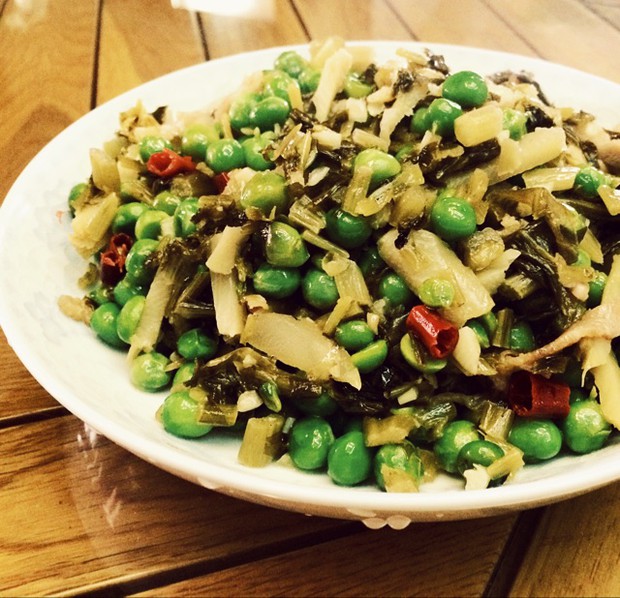 百搭利器—妈妈牌雪菜豌豆冬笋炒肉丝的做法