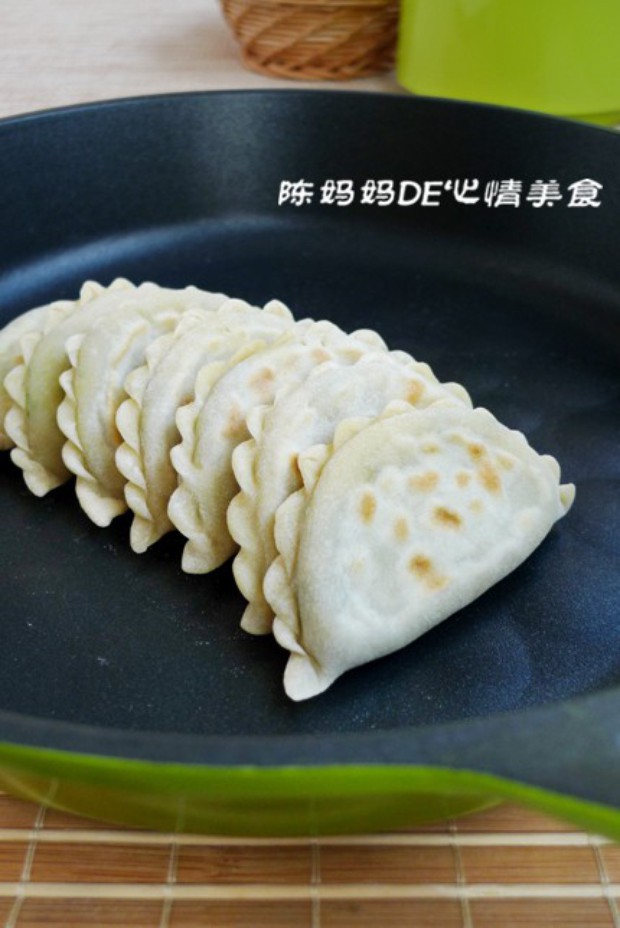 韭菜盒子的做法