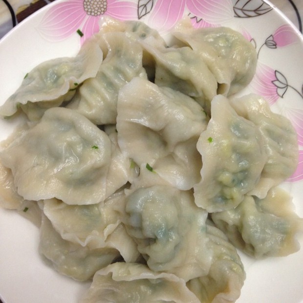 韭菜鸡蛋饺子的做法