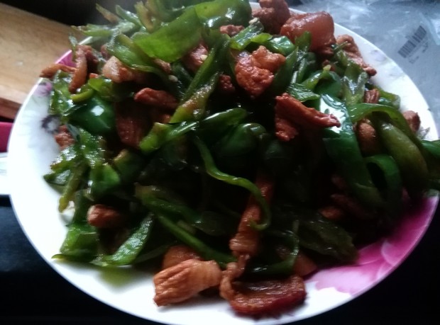 湖南青椒炒肉的做法