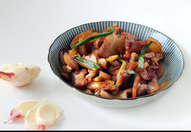 仔姜小炒石头猪上肉的做法