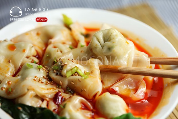 劲辣爽脆-红油菜肉馄饨的做法