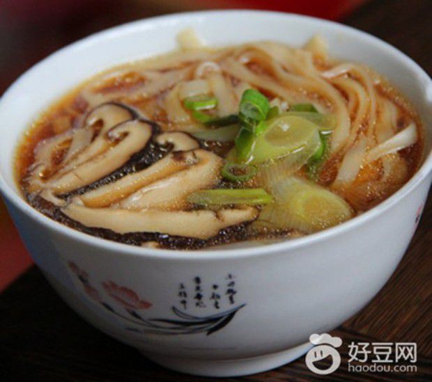 葱花酱油面的做法