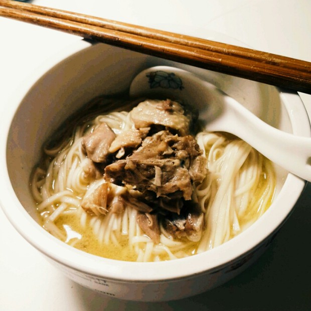 浓香鸡汤面的做法