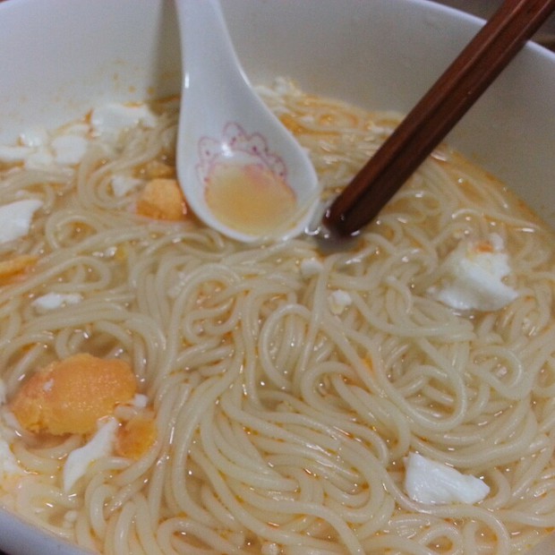 咸蛋汤面的做法