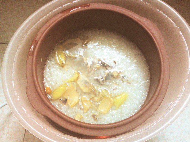 墨鱼粥的做法
