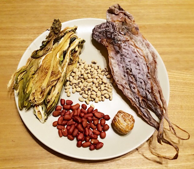 霸王花眉豆花生章鱼煲瘦肉的做法