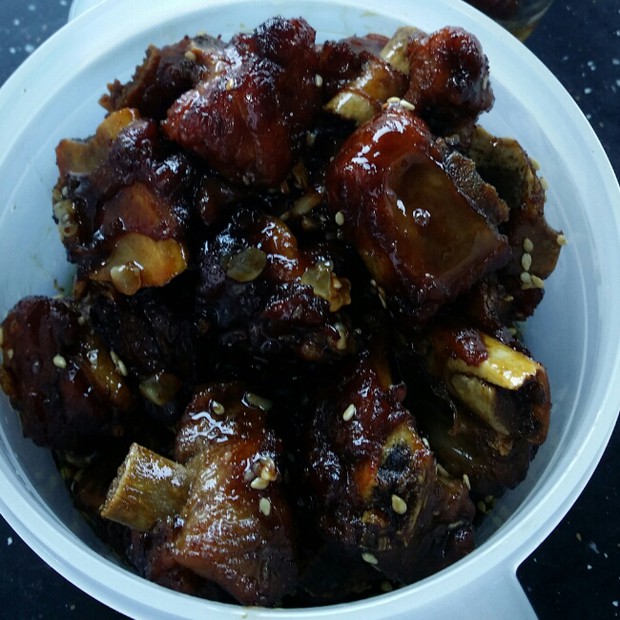 糖醋小排骨的做法
