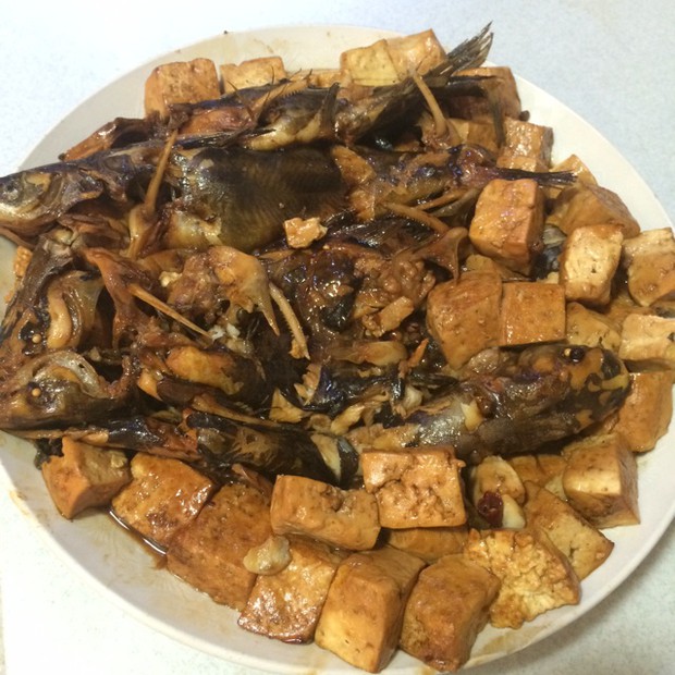 黄辣丁炖豆腐的做法