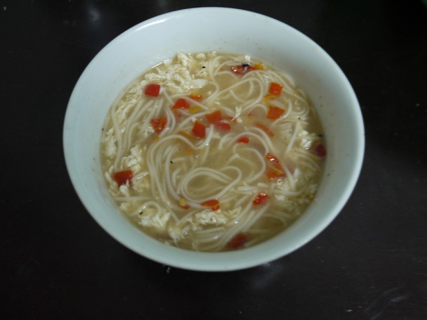 鸭蛋剁椒清水面的做法