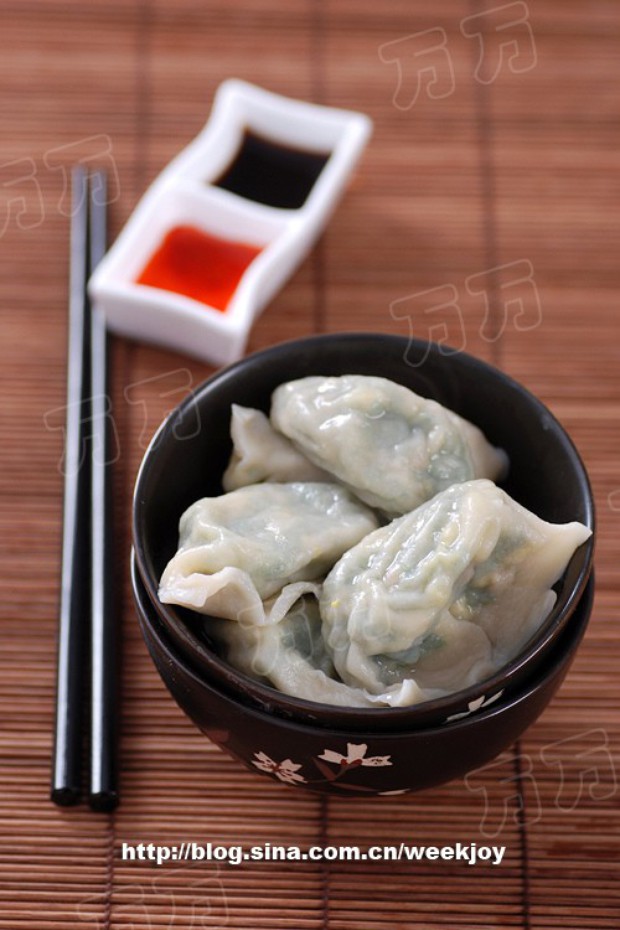 鱿鱼干韭菜鸭蛋水饺的做法
