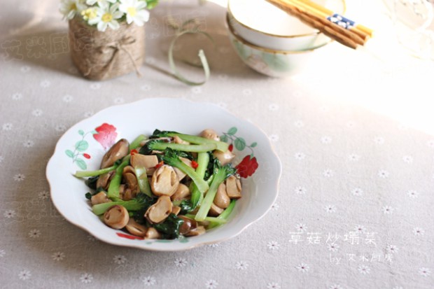 草菇炒塌菜的做法