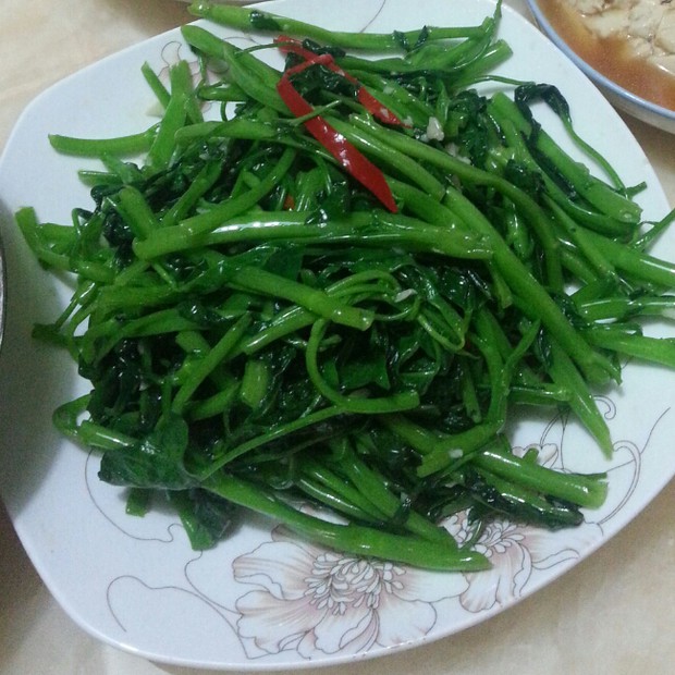 炒通心菜的做法