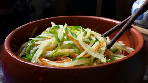 【圆满素食】青椒糖醋土豆丝的做法