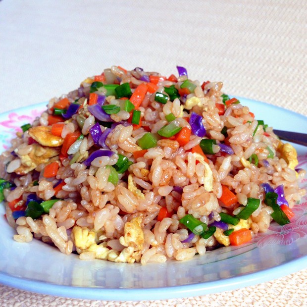 五彩蛋炒饭的做法