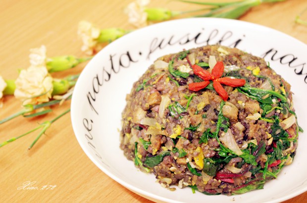 杂蔬咸蛋八宝饭的做法