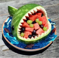 超级酷炫的鲨鱼西瓜雕的做法步骤10