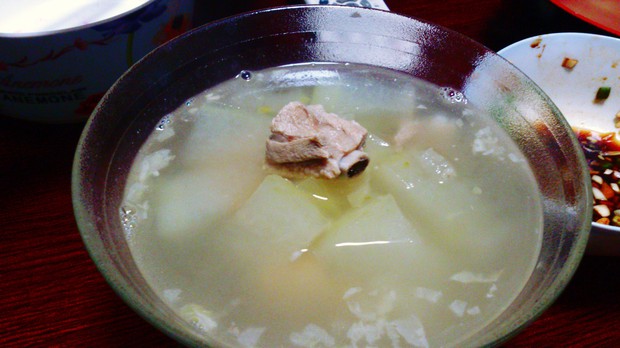 电饭煲简易冬瓜排骨汤的做法